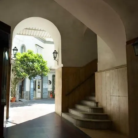 Palazzo Pignatelli בית הארחה