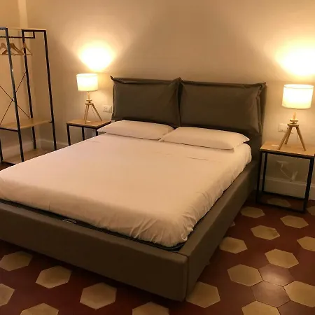 בית הארחה Palazzo Pignatelli נאפולי