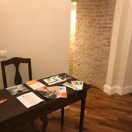 Palazzo Pignatelli 3* Neapol